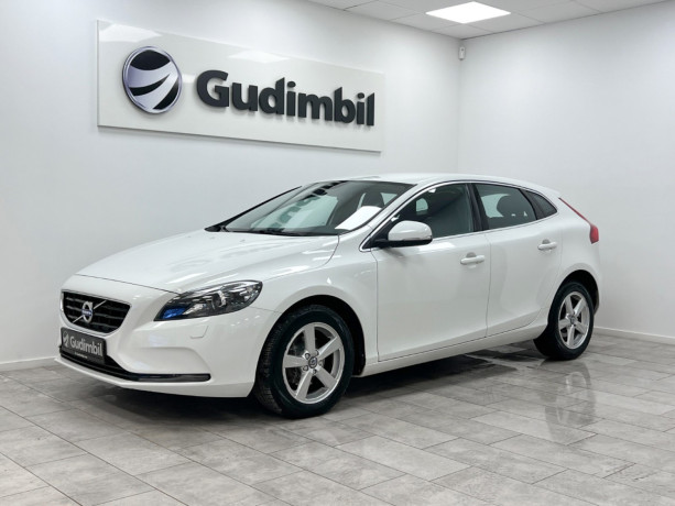volvo-v40-diesel-2016-big-21
