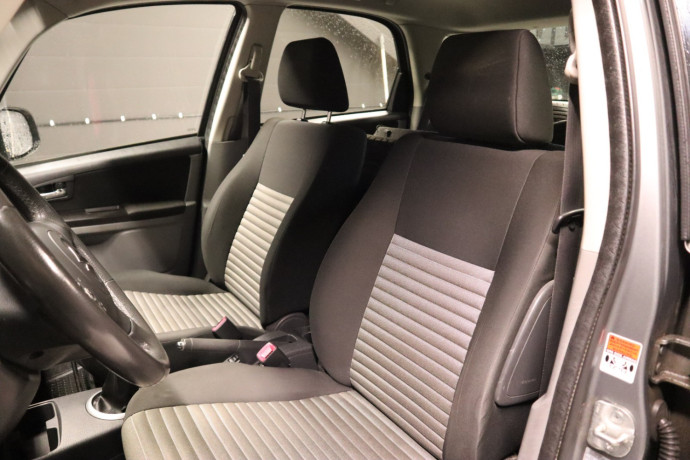 suzuki-sx4-bensin-2012-big-11