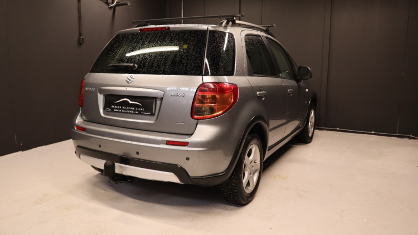 suzuki-sx4-bensin-2012-big-5