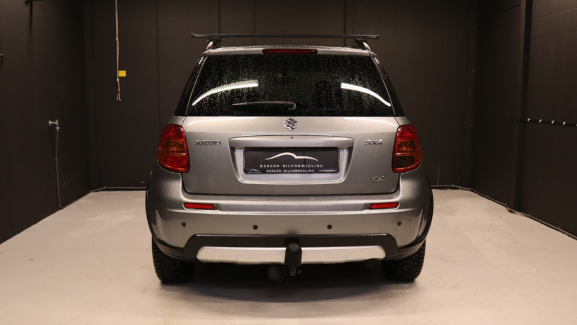 suzuki-sx4-bensin-2012-big-4