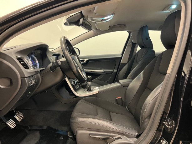 volvo-v60-diesel-2012-big-5