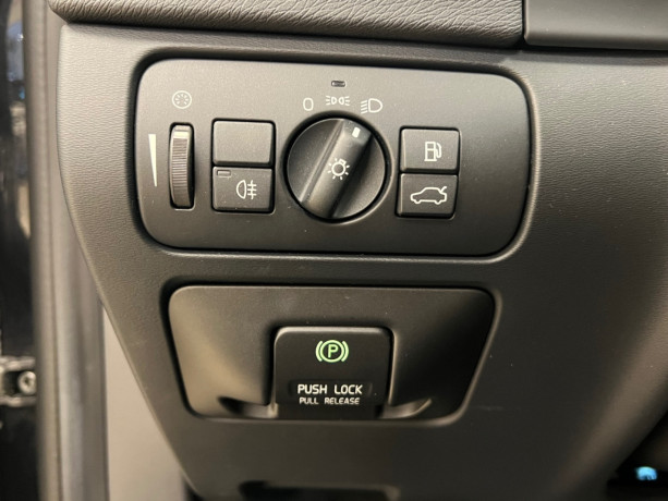 volvo-v60-diesel-2012-big-21
