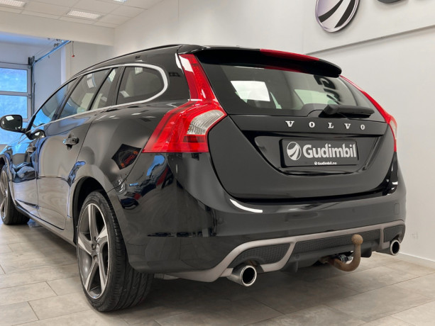 volvo-v60-diesel-2012-big-3