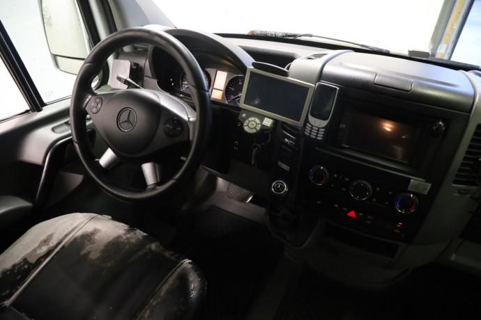 mercedes-benz-sprinter-diesel-2018-big-20