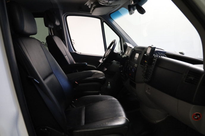 mercedes-benz-sprinter-diesel-2018-big-21