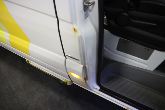 mercedes-benz-sprinter-diesel-2018-big-13