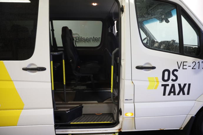 mercedes-benz-sprinter-diesel-2018-big-16
