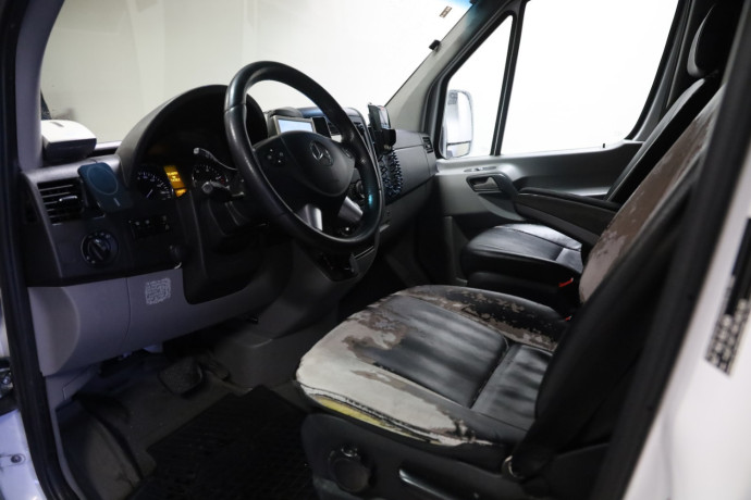 mercedes-benz-sprinter-diesel-2018-big-19