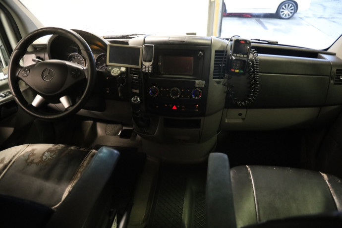 mercedes-benz-sprinter-diesel-2018-big-17