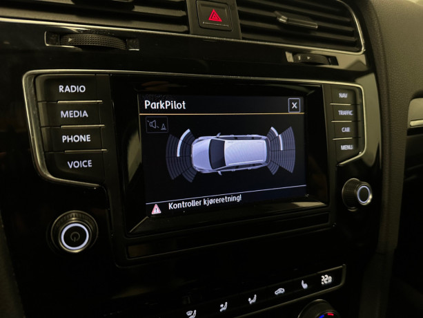 volkswagen-golf-bensin-2014-big-21
