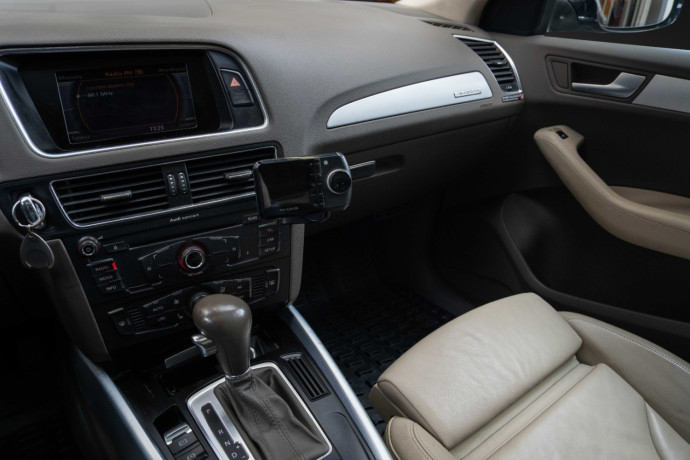 audi-q5-diesel-2010-big-17
